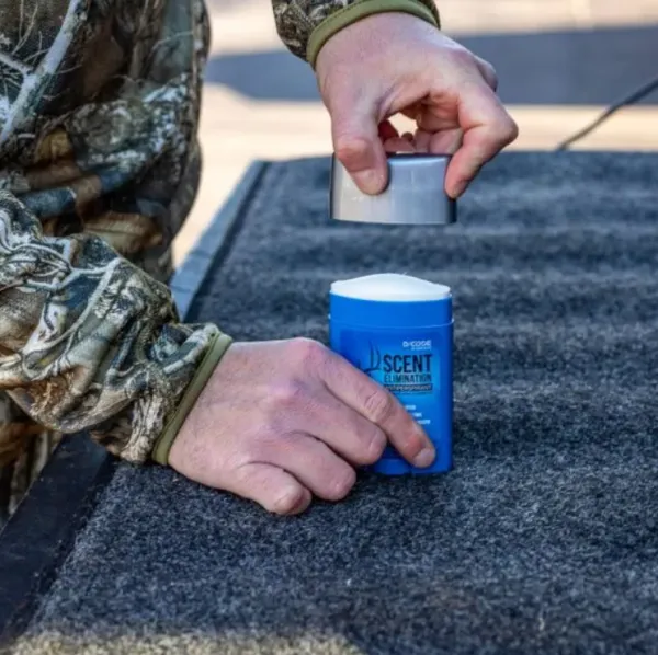 Code Blue deodorant tyčinka na potláčanie ľudského pachu 2
